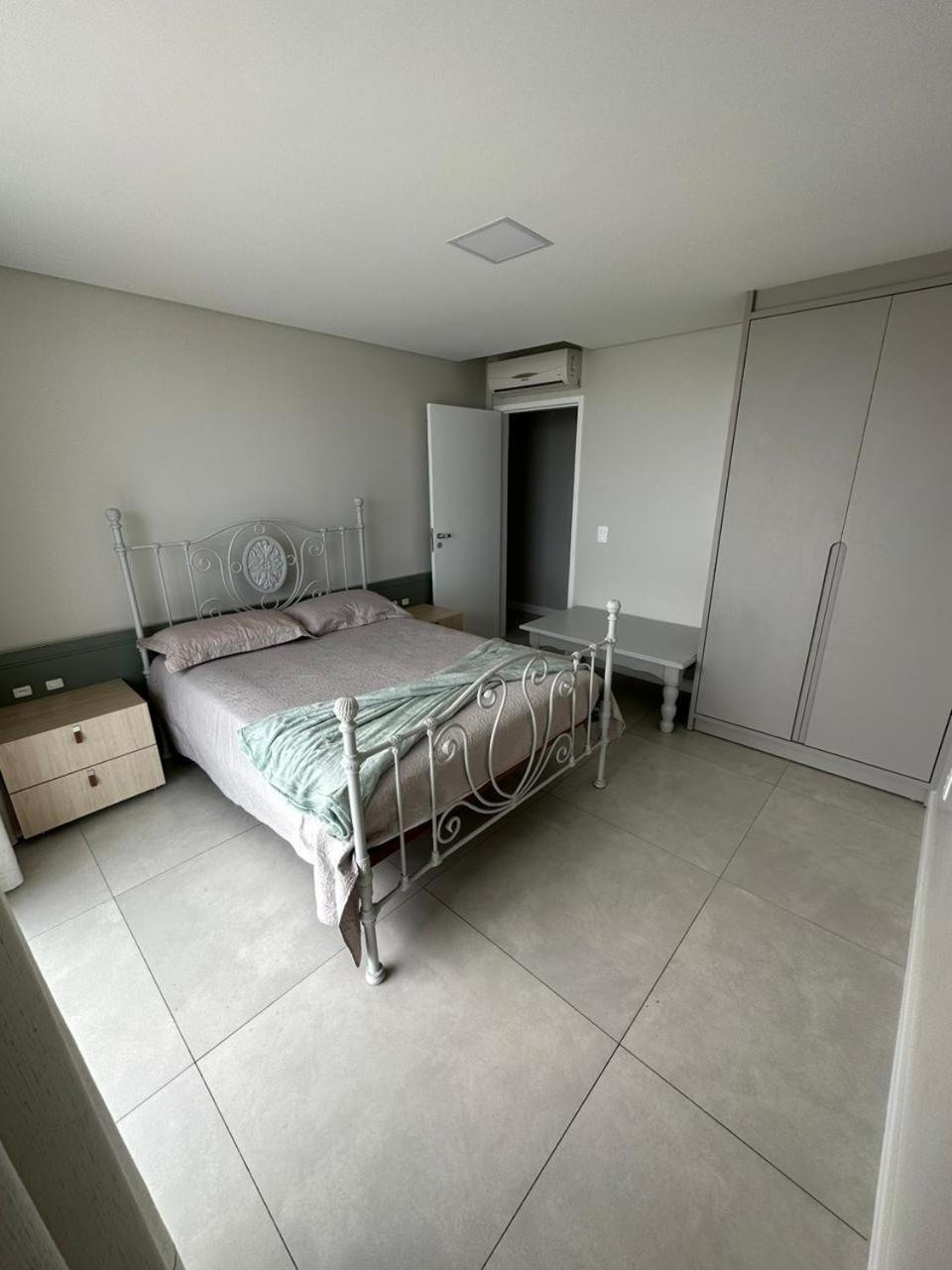 Apartamento Frente Mar Na Baia De Porto Belo Luaran gambar