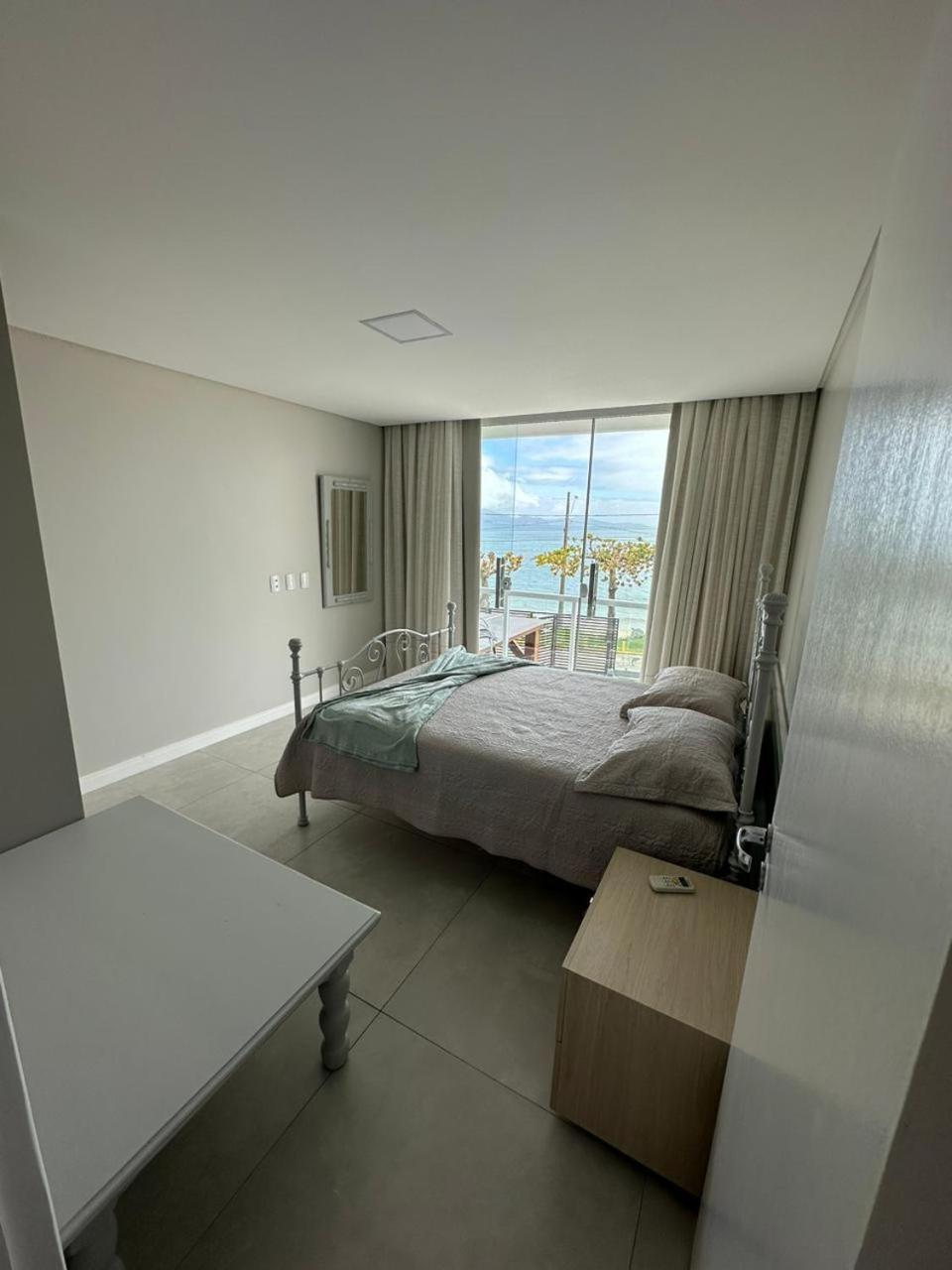 Apartamento Frente Mar Na Baia De Porto Belo Luaran gambar